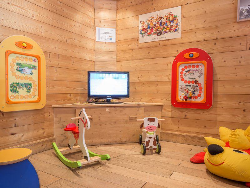 Résidence Pierre et Vacances Les Chalets du Forum Rhône-Alpes - Courchevel 1850 visuel 12/13