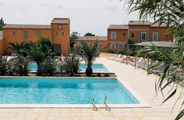 Résidence Club Maeva Les Mazets background-poster